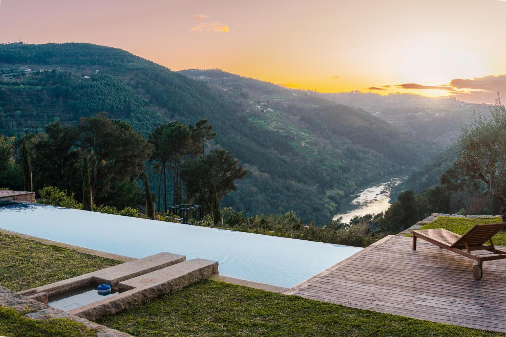 Javardo - Family House - Douro Penha Longa Екстериор снимка