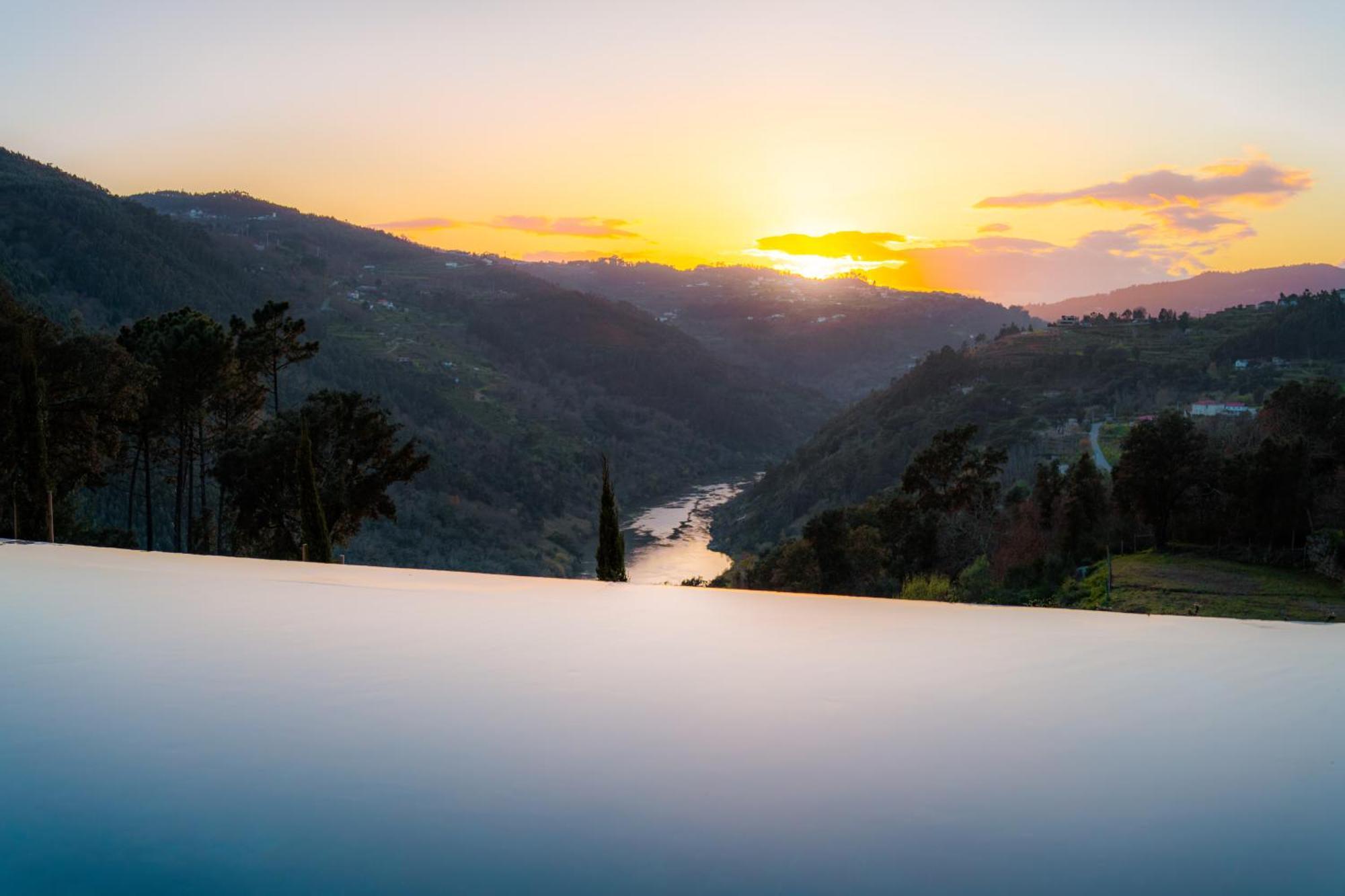 Javardo - Family House - Douro Penha Longa Екстериор снимка